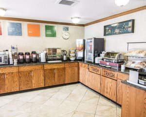 thumbnail: Breakfast area