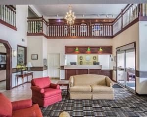 thumbnail: Lobby sitting area