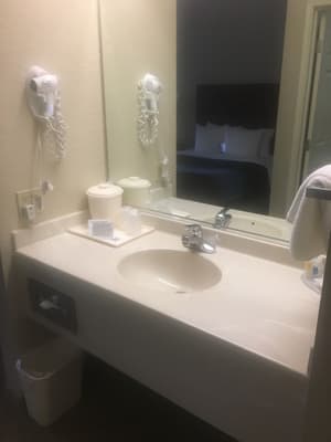 thumbnail: Bathroom sink