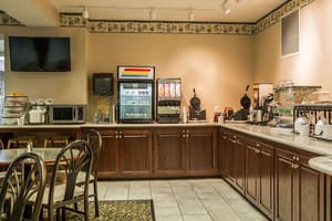 thumbnail: Breakfast area