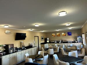 thumbnail: Breakfast area