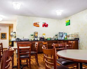 thumbnail: Breakfast area