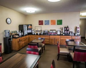 thumbnail: Breakfast area