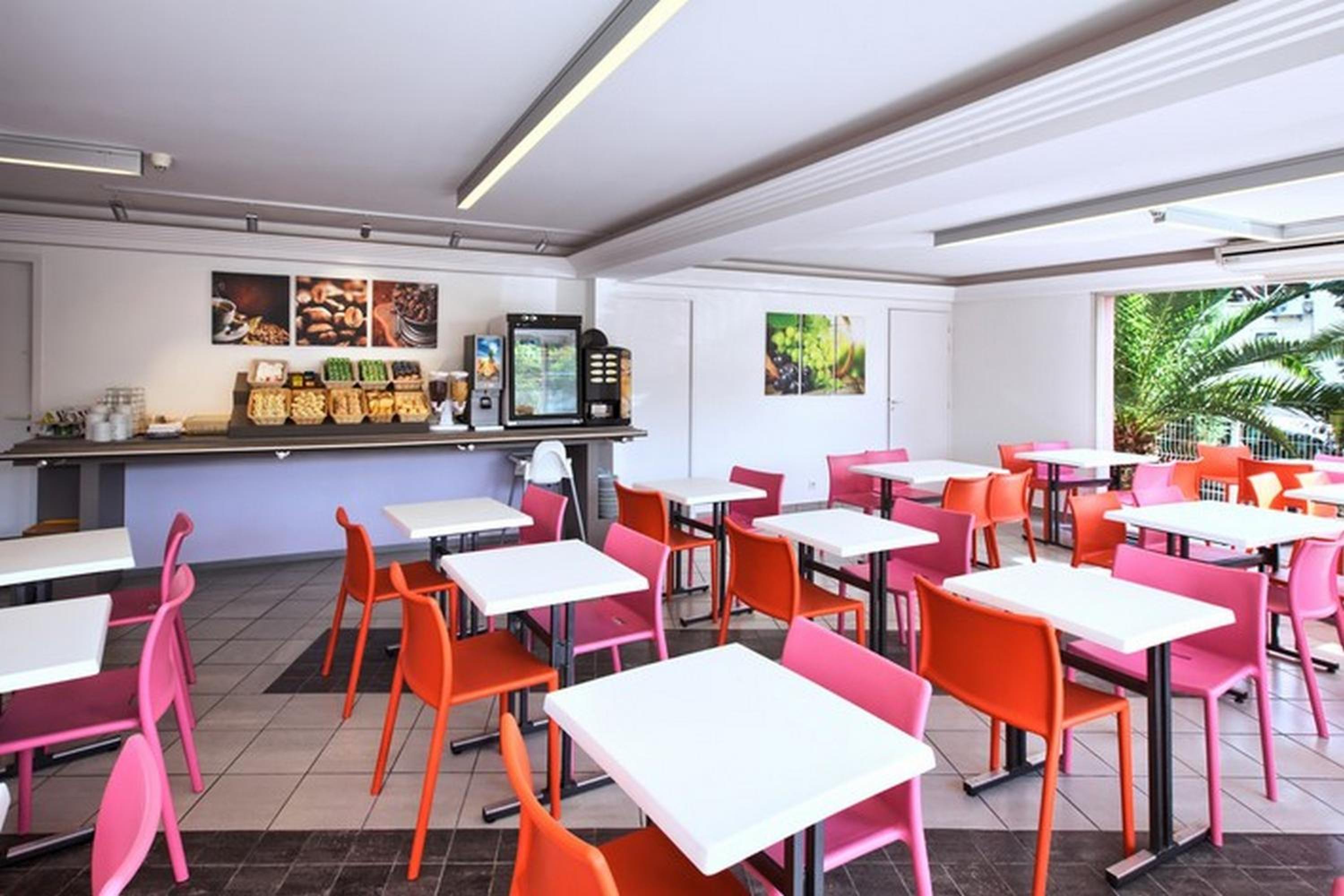 Restaurant-cafeteria
