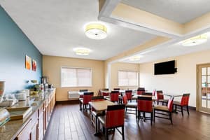 thumbnail: Breakfast area