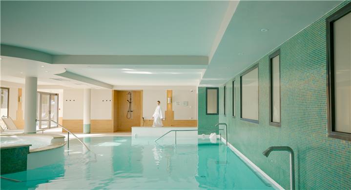 Pool,Indoor/Interior,On-Site,Property Amenity,Recreation