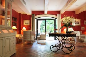 thumbnail: Interior entrance