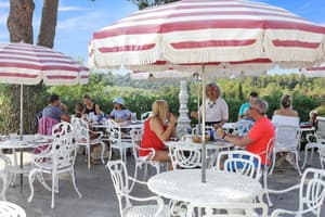 thumbnail: Breakfast area