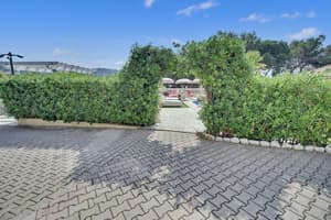 thumbnail: Exterior