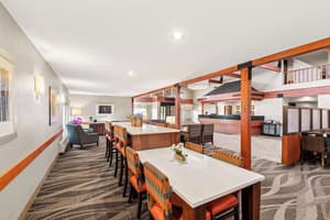 thumbnail: Breakfast area