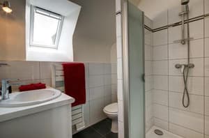 thumbnail: 64004113.jpg
