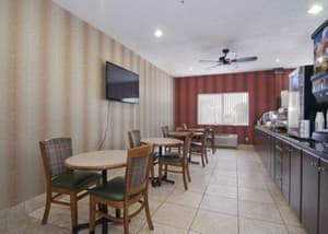 thumbnail: Breakfast area