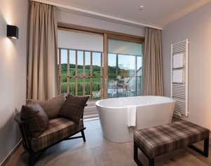 thumbnail: Deep soaking bathtub