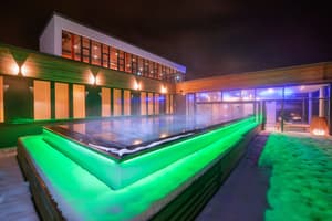 thumbnail: Infinity pool