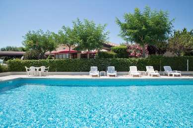 Pool,On-Site,Outdoor/Exterior,Property Amenity,Recreation