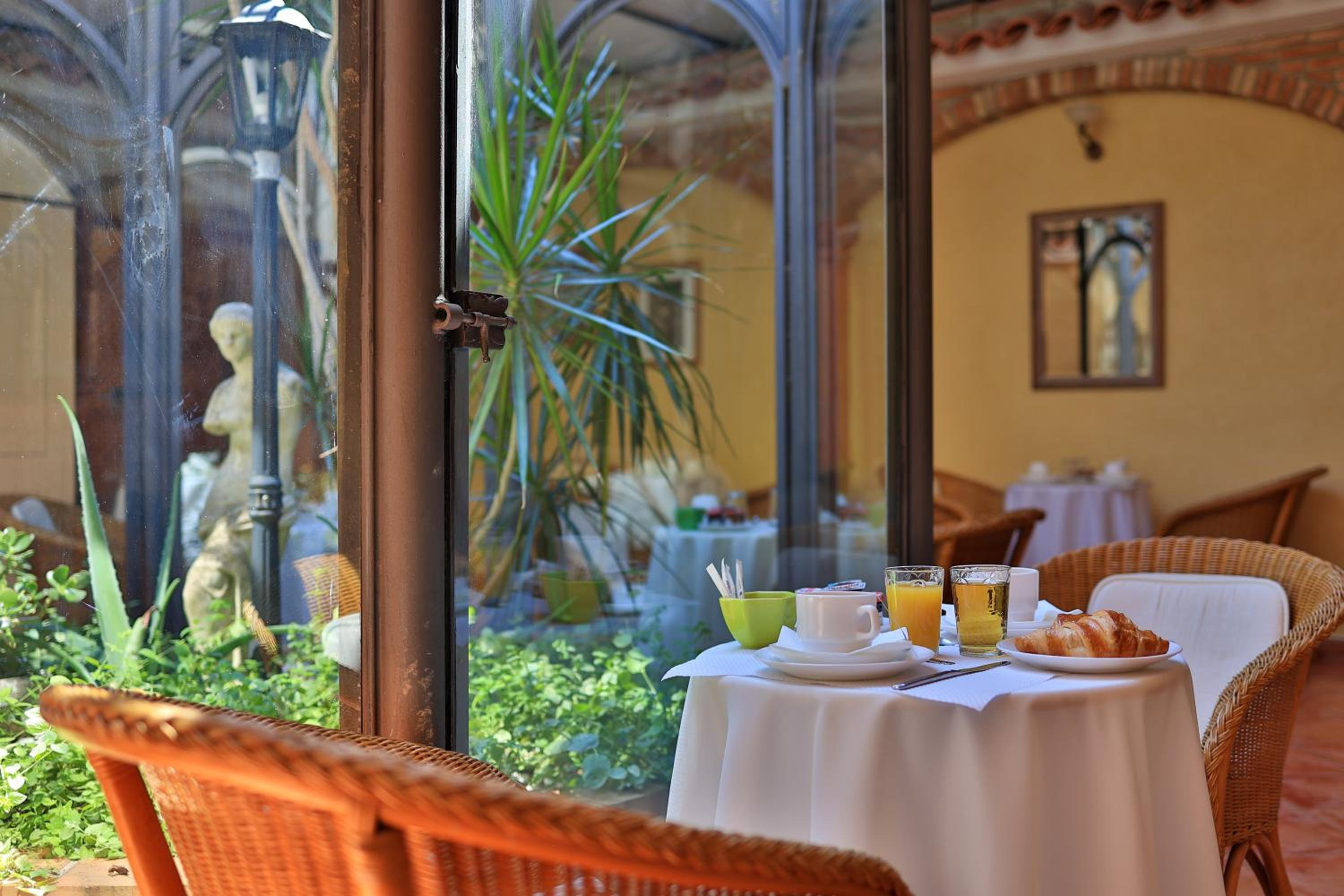 Restaurant-cafeteria