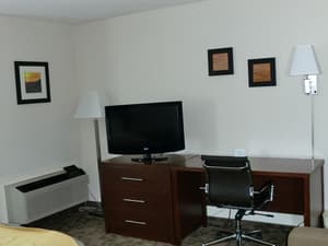 thumbnail: In-room business center