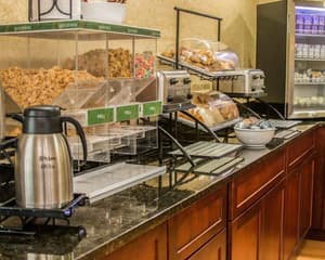 thumbnail: Breakfast area