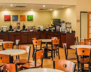 thumbnail: Breakfast area