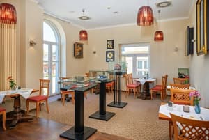thumbnail: Restaurant