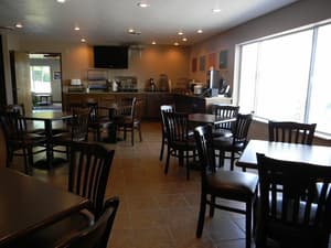 thumbnail: Breakfast area