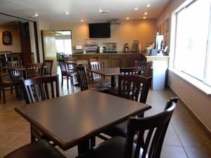 thumbnail: Breakfast area