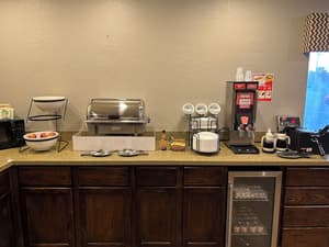 thumbnail: Breakfast area