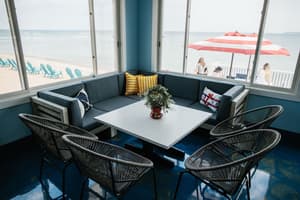 thumbnail: Breakfast area