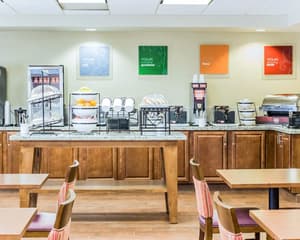 thumbnail: Breakfast area