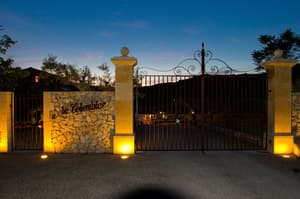 thumbnail: Property entrance