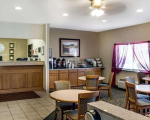 thumbnail: Breakfast area