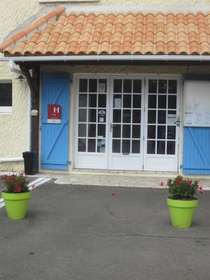 thumbnail: Property entrance