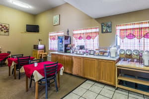 thumbnail: Breakfast area