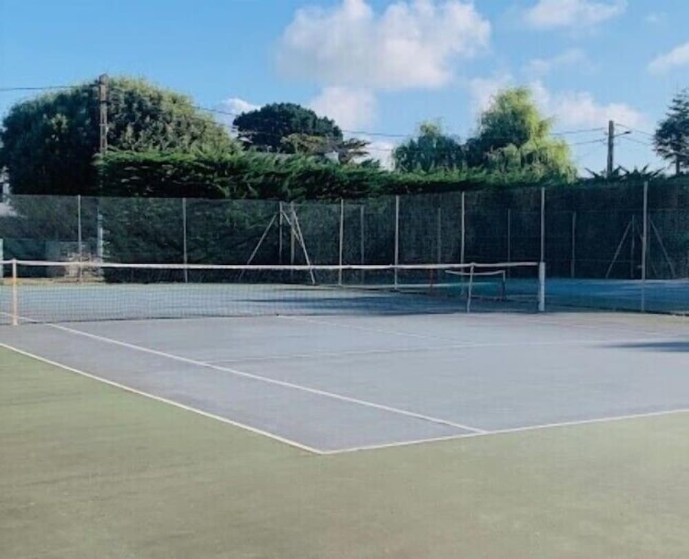 Tennis court