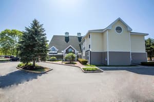 thumbnail: Exterior