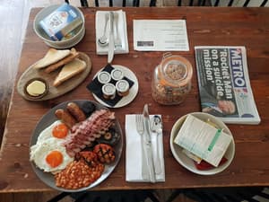 thumbnail: Breakfast area