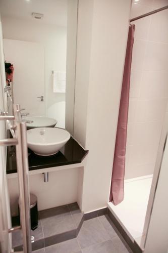 40190382.jpg
