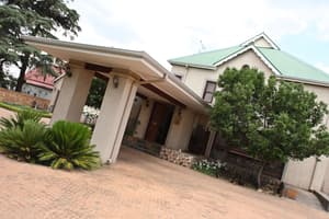 thumbnail: Front of property