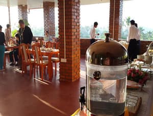 thumbnail: Breakfast area