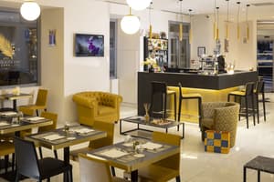 thumbnail: Bar (on property)