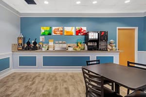 thumbnail: Breakfast area