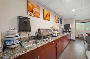 thumbnail: Breakfast area