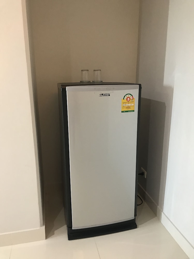 Mini-refrigerator