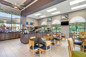 thumbnail: Breakfast area