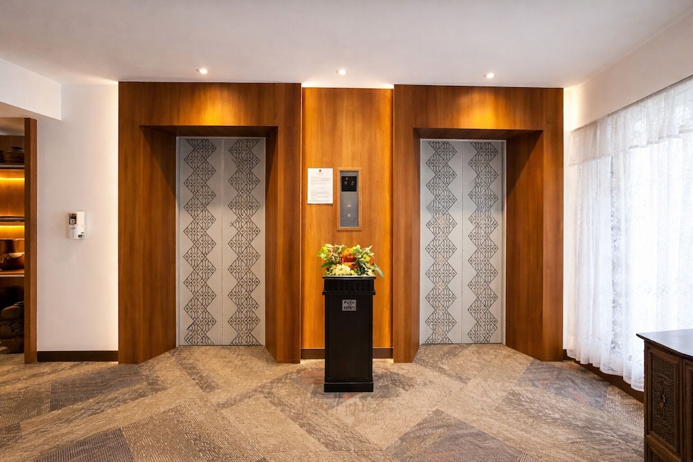 Elevator