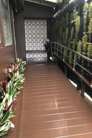 thumbnail: Hallway