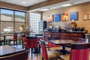 thumbnail: Breakfast area