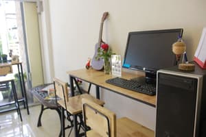 thumbnail: In-room business center