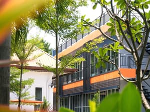 thumbnail: Front of property