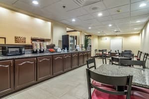 thumbnail: Breakfast area